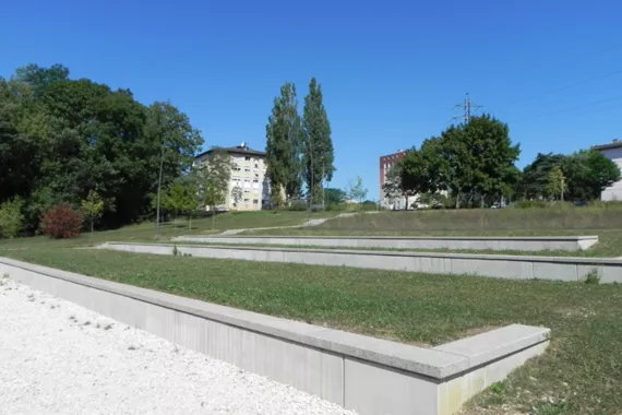 Parc urbain Quartier Mesnils Pasteur Dole (39) - 2012 / Yolande Guyoton-Hessou, architecte paysagiste