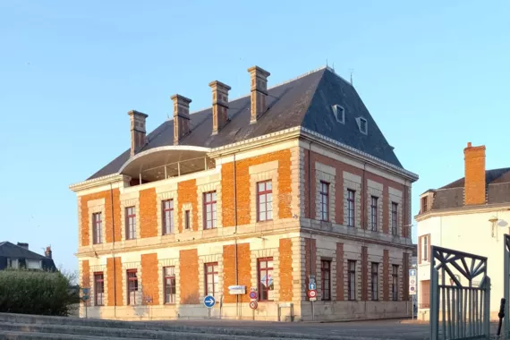 Palais de Loire à Cosne-sur-Loire - © Divin Fulverin Diakouika