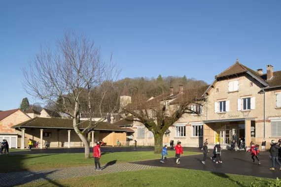 Groupe scolaire Simone-Veil, Montmorot (39) - Atelier ZOU architecture et urbanisme / Photo N. Waltefaugle 2018