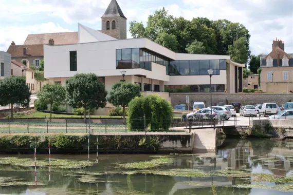 Médiathèque de Cosne-sur-Loire - © Bruno Huerre architecte