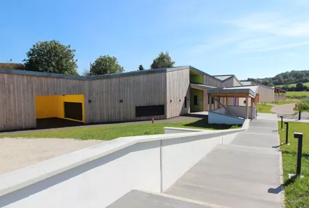 Groupe scolaire. Romange 39